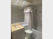 Linda habitacion con buena vista y baño privado