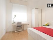 Linda habitación en apartamento de 10 habitaciones en... Linda habitación en apartamento de 10 habitaciones en...