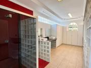 Mansão pé direito duplo, 4 suítes com closets, piscina,...