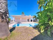 Linda moradia com piscina