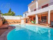 Linda Moradia T3+2, com piscina e garagem, nos arredores...