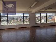 LINDA OFICINA 80 M2 CON HERMOSA VISTA SECTOR LA MARISCAL