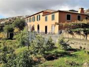 Linda propriedade T4 + 4, 10.000m2, 4 edifícios, capela,...