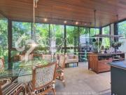 Linda residência com vista para a mata à venda no...