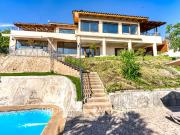 Linda y acogedora casa con preciosa vista a la...