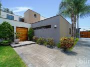 LINDA Y ACOGEDORA CASA EN CONDOMINIO CON PISCINA EN...