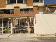 LINDA Y AMPLIA CASA DE 3 NIVELES EN EXCELENTE ZONA DE TOLUCA