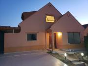 Linda y amplia casa en Condominio de Alto Macul