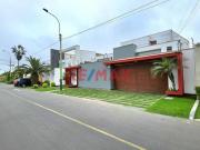 Linda y exclusiva casa de 3 Niveles en La Encantada De Villa