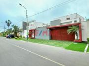 Linda y Exclusiva Casa de 3 Niveles en La Encantada de Villa