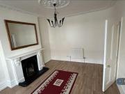 Linden Gardens, London, 3 Bedroom Maisonette