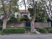 LINDÍSIMA CASA DE ESTILO MUY BIEN UBICADA!