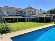 lindisima casa en barrio cerrado galapagos