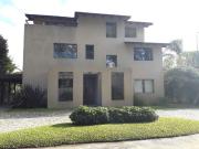Lindísima Casa en venta en San Fernando, Barrio Cerrado...