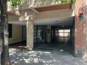 Lindísimo y amplio amb c/ bcón a mts Av. San Martín