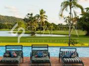 Lindíssima residência com golfe no quintal e vista...