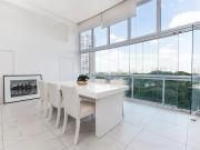 Lindo Apartamento com PÃ Direito Duplo Dentre as...