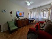 Lindo apartamento de 2 dorm. + dependência no Centro...