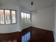 Lindo apartamento desocupado na Duque de Caxias