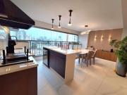 Lindo apartamento no Jardim Prudência, próximo a Vila...