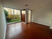 Lindo departamento con jardín y estacionamiento