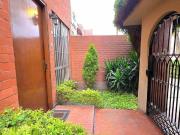 Lindo Duplex tipo Chalet, con jardín