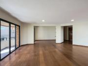 Lindo e amplo apartamento no itaim