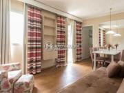 LINDO E MOBILIADO, NO MIOLO DOS JARDINS. CHEIO DE...