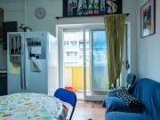 Lindo quarto para alugar em um apartamento de 6 quartos,...