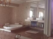 Lindo Sobrado 4 dorms 2 suite com piscina e banheira de...