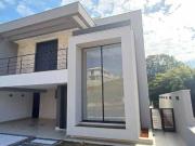 Lindo sobrado à venda, 288 m², 3 suítes Condomínio...