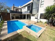 Lindo sobrado com 3 suítes à venda, 330 m² Residencial...