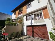 Lindo sobrado com 3 suítes, sala ampla, lareira,...