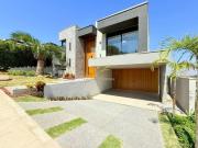 Lindo Sobrado com 4 Suítes, sendo 3 Suítes no Piso...