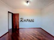 Lindo sobrado com o2 dormitãrios sendo um suãte...