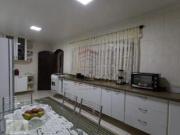 Lindo sobrado em Rua tranquila com 4 dorm à venda