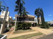 LINDO SOBRADO SITUADO EM FRENTE AO LAGO RESIDENCIAL LAGO SUL