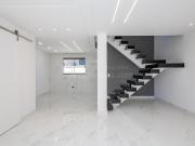 Lindo sobrado triplex, 104m por R 680.000 Bairro Alto...