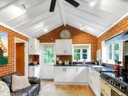 Lindsey, Canada Cottages, Ipswich, 3 Bedroom End