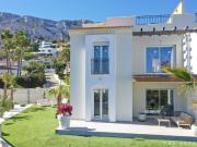 Listo para entrar a vivir. Soleado apartamento reformado...