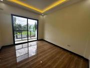 Stylish Fairview Townhouse with Spacious Living Areas Gio