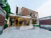 Live In Luxury Most Stunning 10 Marla Modern House For Sale