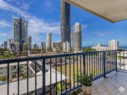 Live the Gold Coast Dream ? Beachside Apartment with...