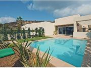 ¡LLAVES EN MANO! Villa de obra nueva con piscina y...