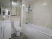 Lloyd Road, Manchester M19, 3 bedroom flat to rent...