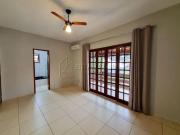 LocaÃ§Ã£o anual Casa com 01 SuÃte + 02 DormitÃ³rios em...