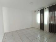 Locação Casa térrea R$ 2.400,00 totalmente independente...