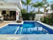 Locaãão de casa triplex com 4 suãtes, no condomãnio...