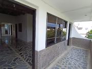 Loca para empresas, bodega y oficinas – Centro de Santa...