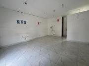 LOCAL 30 M2 PUERTA A CALLE ZONA COMERCIAL
